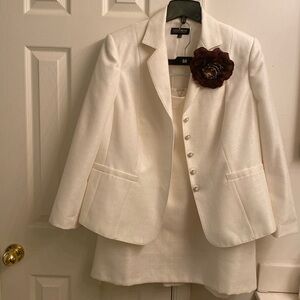 John Meyer 2 piece dressy suit. Brown silk brooch. Crystal buttons.